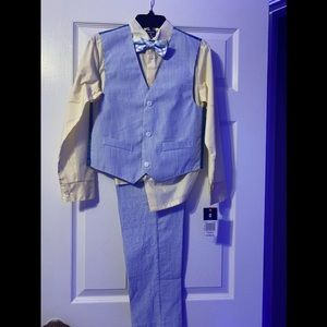 4 pc boys izod vest set